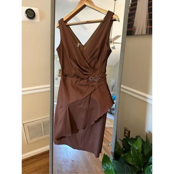 London Times Caramel Formal Dress with Broach Size 10 - Picture 1 of 4